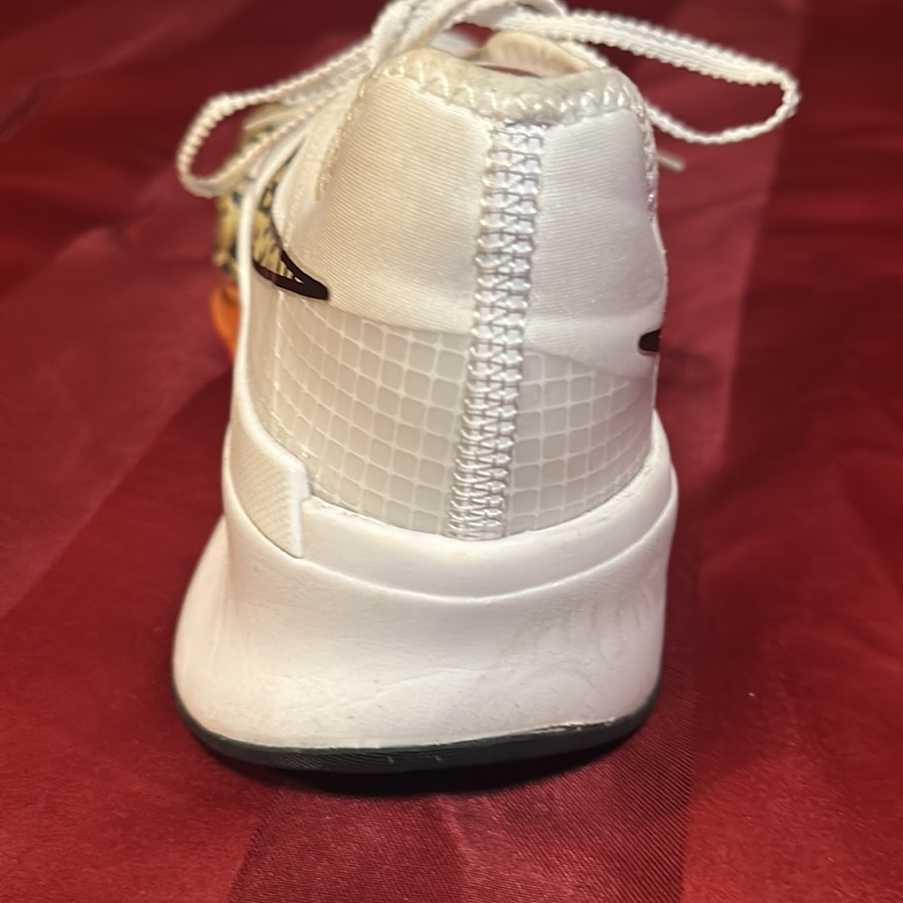 Nike White and Orange Women's Sneakers - Picture 4 of 6